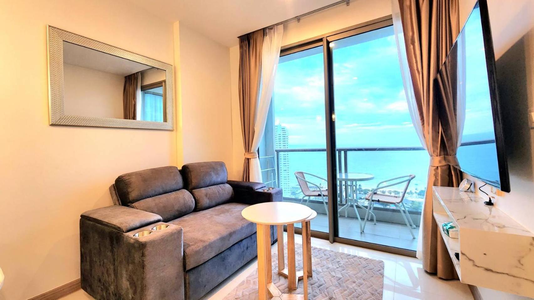 Riviera Jomtien Beach By Monthstayz Exteriör bild